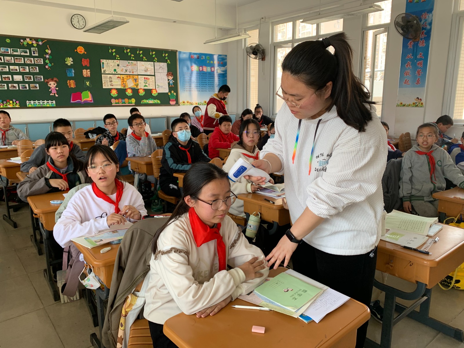 【花港一小】流感来了 预防当先 ——花港第一小学疫情防控演练
