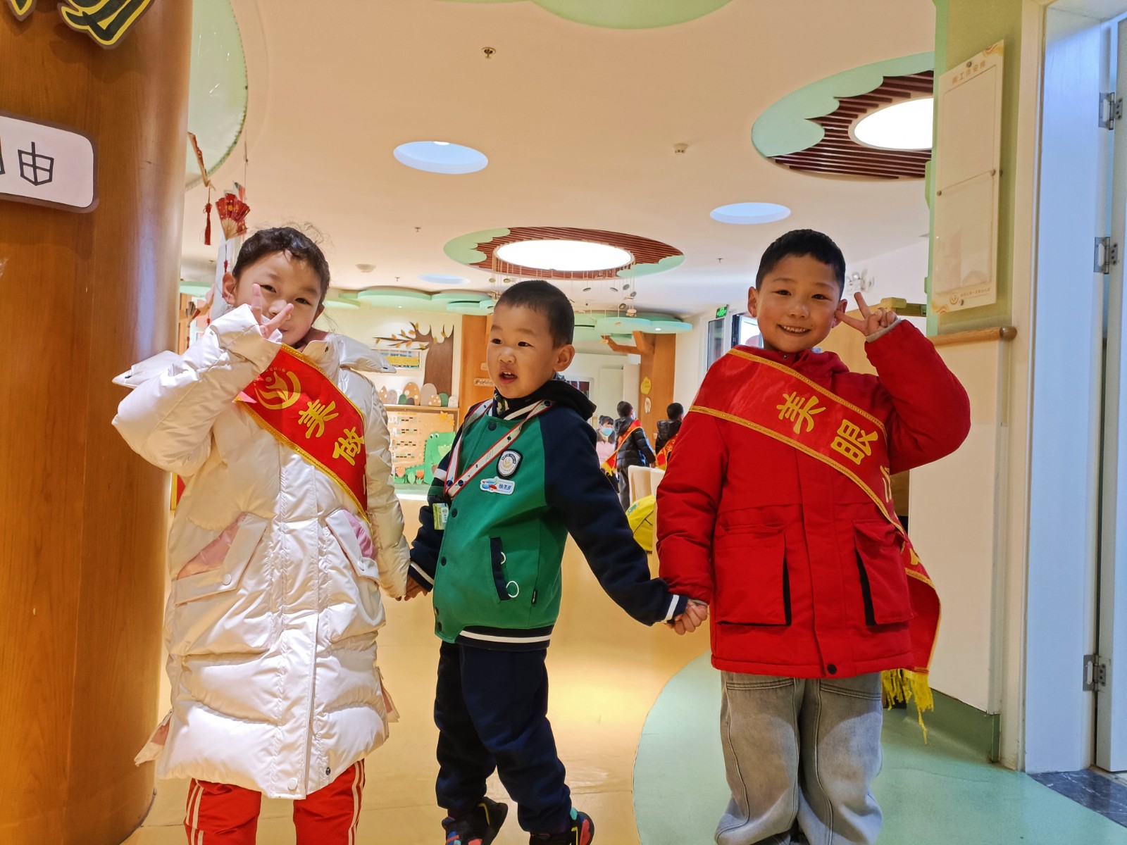 带弟弟妹妹入园1.jpg