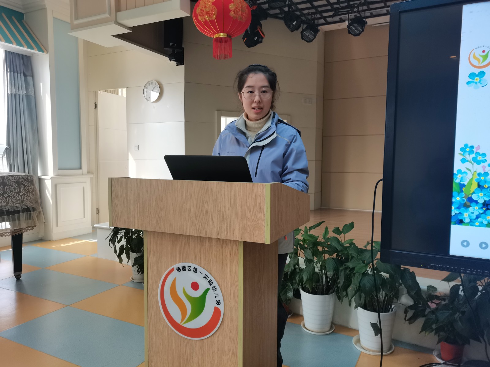 胡老师发言.jpg