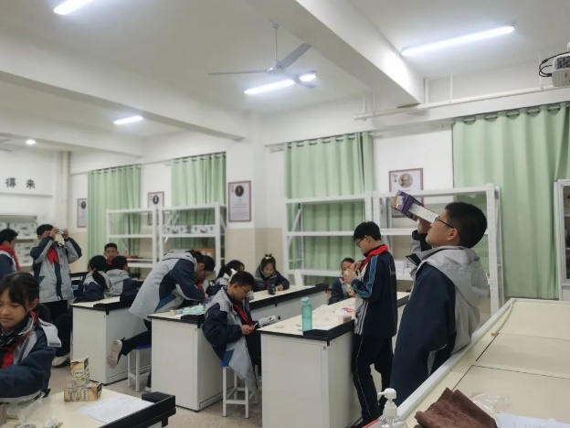 【纯正迈初·教学】落实实验教学，培育科学素养_html_m2b9733fa.jpg
