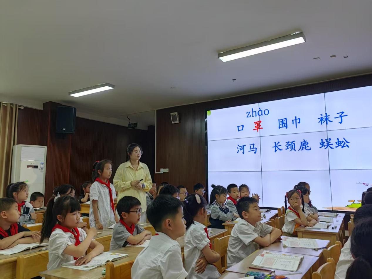 赛课新闻稿_html_mde566b2.jpg