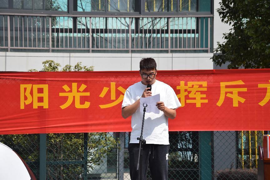 【正学丁三】“竞技绿茵，闪亮人生”——南京市丁家庄第三小学第三届校园足球春季联赛开幕式活动侧记_html_5ae8ce0.jpg