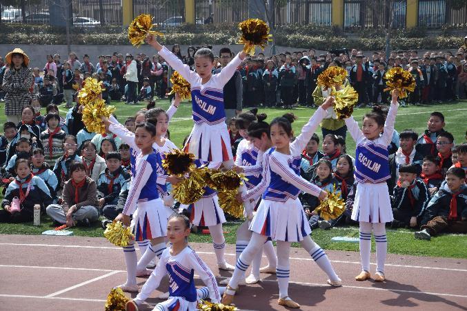 【正学丁三】“竞技绿茵，闪亮人生”——南京市丁家庄第三小学第三届校园足球春季联赛开幕式活动侧记_html_m6f88a3db.jpg