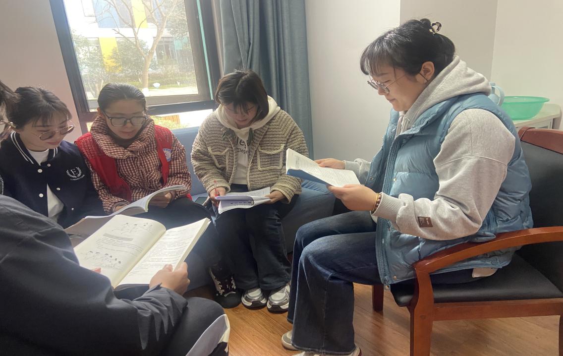 集众人智慧，备精彩课堂_html_650fab49.jpg