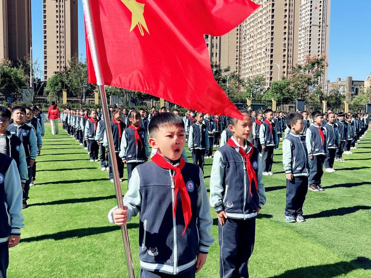 【正学丁三】锤炼高尚品格 争做优秀队员_html_4d1e4bf0.jpg