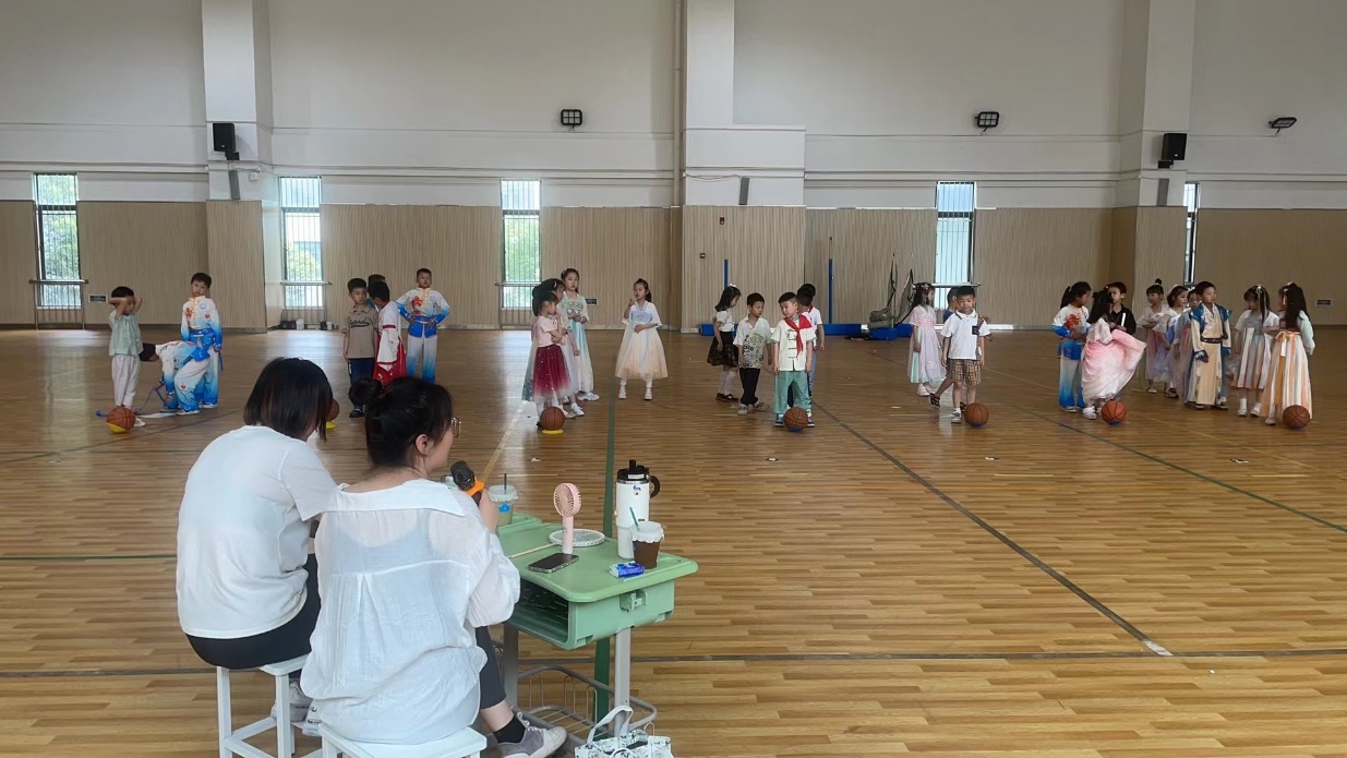 无纸化测评丁三小学活动侧记(新)_html_655d1e90.jpg