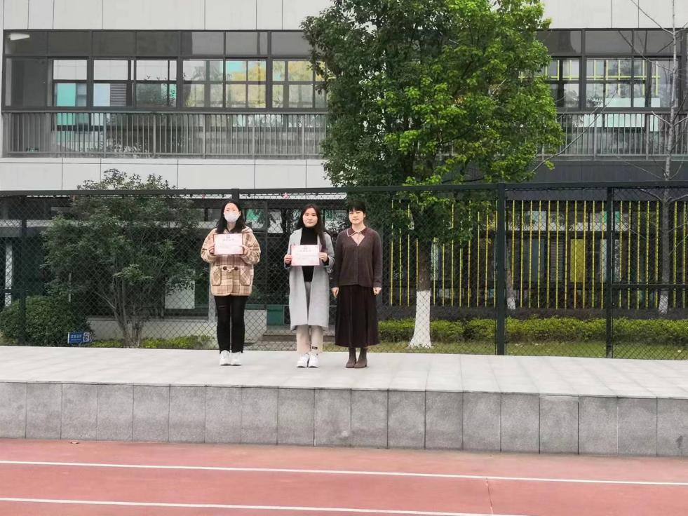 法律在我心，自觉尊法守法-丁家庄第三小学第14周升旗仪式侧记_html_m5eb5dea2.jpg