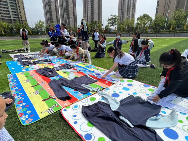 【正学丁三·德育】“劳动桥梁跨家校，润心铺路向未来”——南京市丁家庄第三小学开展劳动周主题系列活动侧记_html_m5238ab29.png