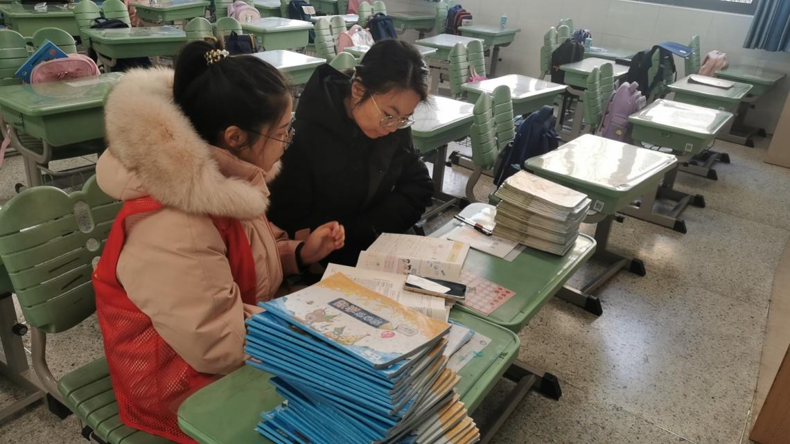 数学组第十七周集体备课活动侧记_html_79a71938.jpg