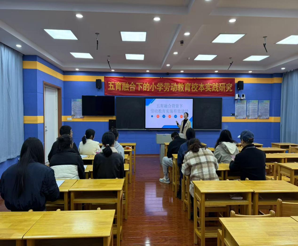 劳动报道_html_4eb21060.jpg