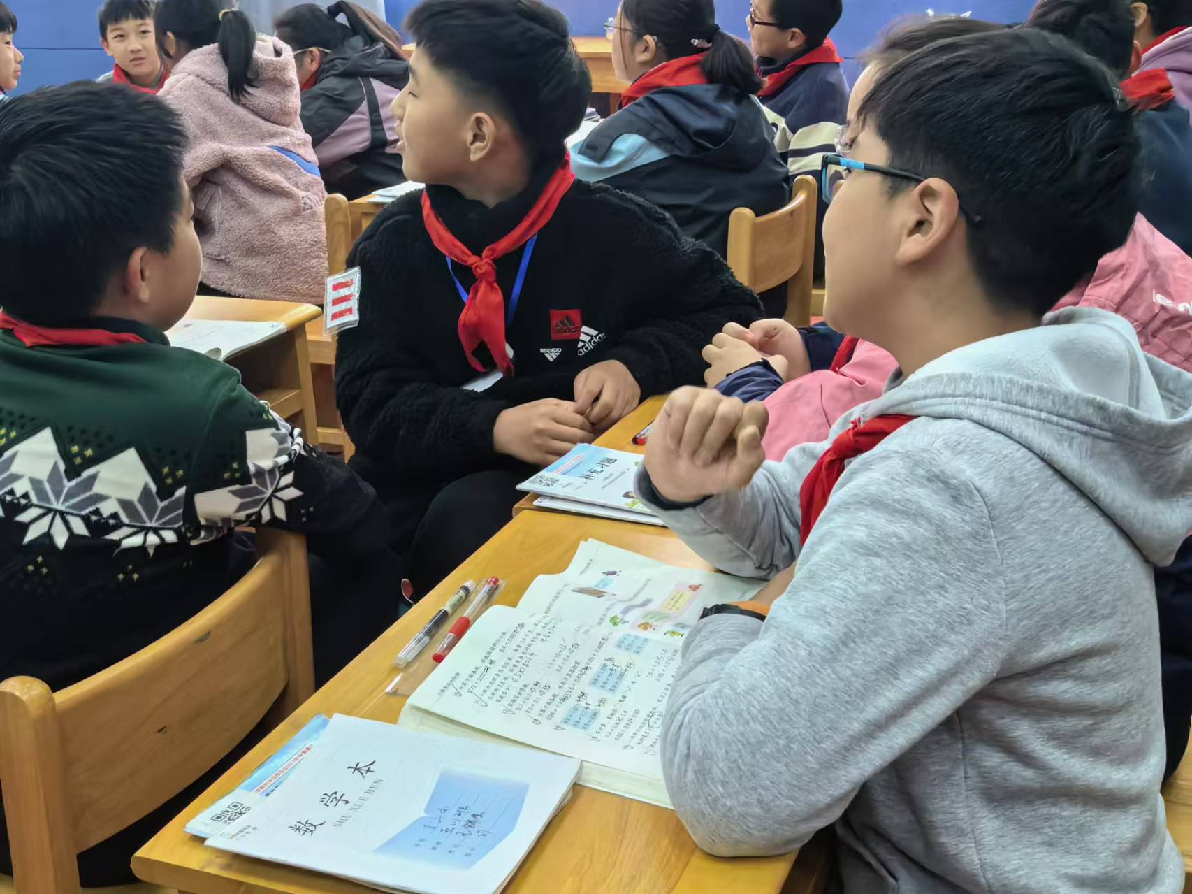 11.19丁家庄第三小学数学组第十二周教研活动侧记_html_66ec0a3a.jpg