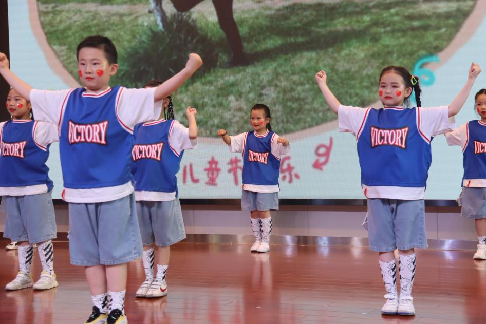 【正学丁三】童心向党 礼赞百年_html_m3368d9b4.jpg