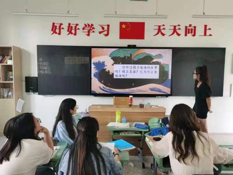 10.18语文第三次集体备课报道(1)_html_m1f1478bd.jpg