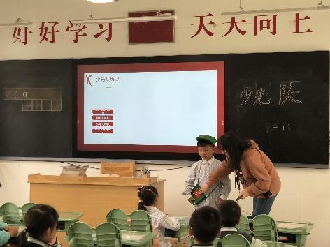 【正学丁三●德育】“锤炼优秀品格 争做新时代好队员”南京市丁家庄第三小学建队日主题班会活动侧记_html_m40e6c185.jpg