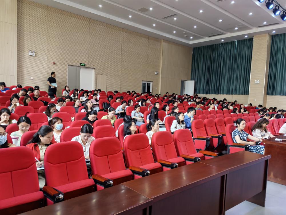 【正学丁三·德育】赋能心育，护航成长——栖霞区第十六期中小学中级心理辅导师培训班第十次培训活动(1)_html_286f8dbd.jpg