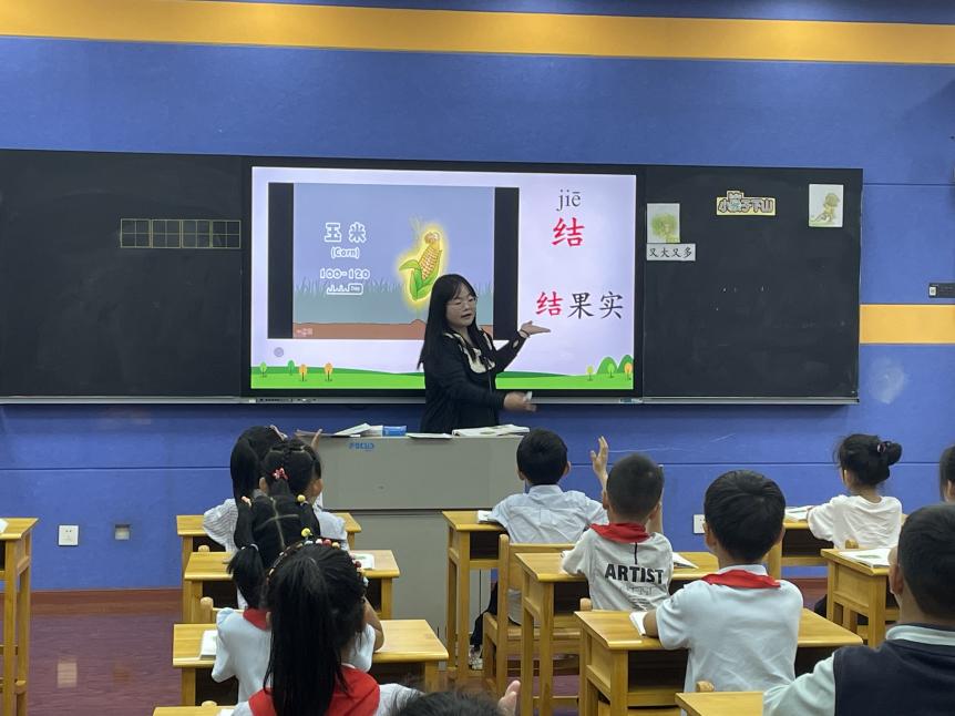 【正学丁三·教学】声情并茂说猴趣，始终如一引童心——丁家庄第三小学语文组校本研修活动侧记_html_766cc44a.jpg
