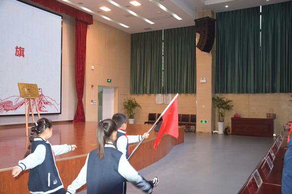 【正学丁三】从小学先锋 争做好队员_html_317e0ded.jpg