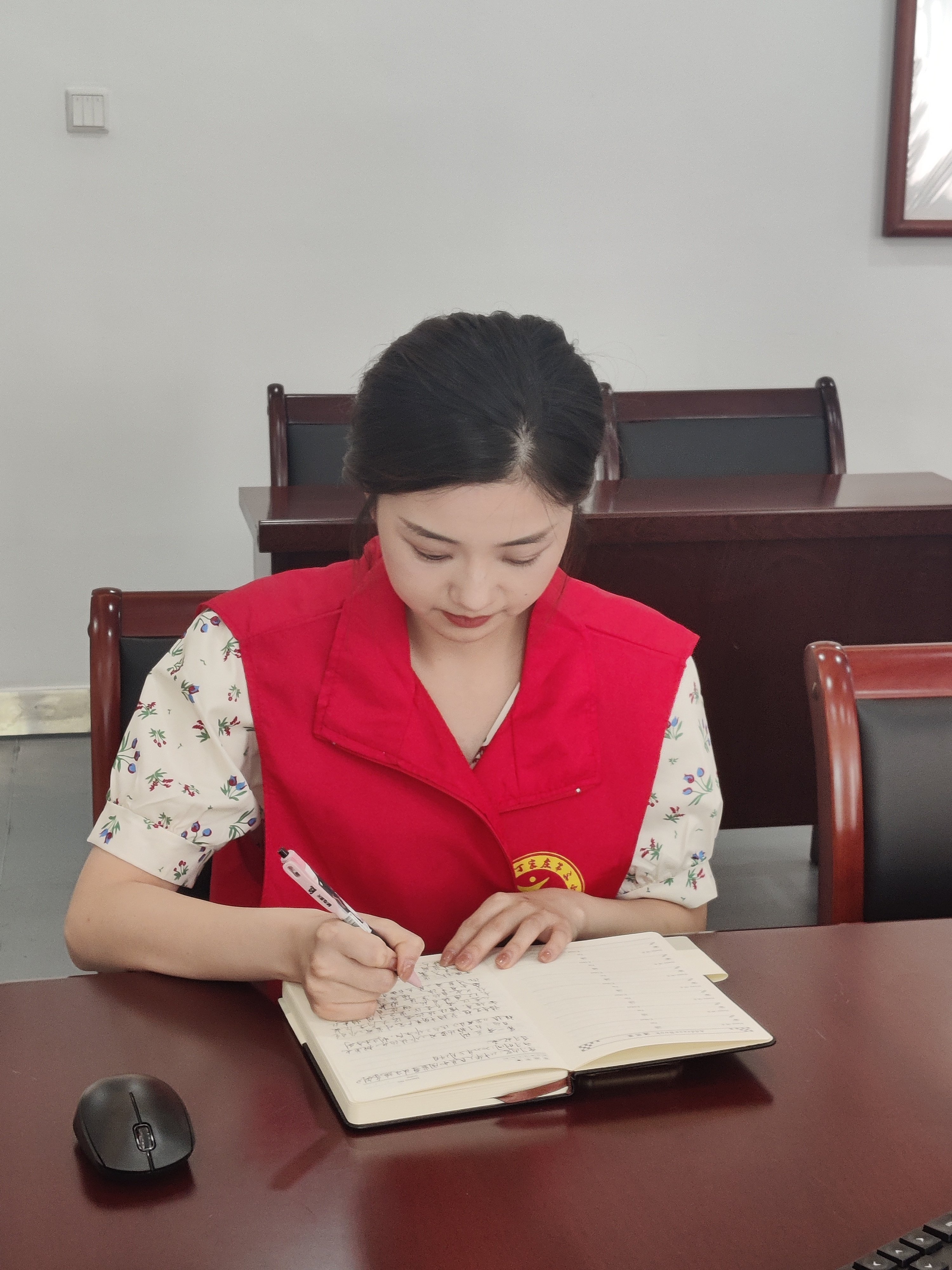 【正学丁三】深入学习党章，严明党的纪律——中共南京市丁家庄第三小学党支部开展党风廉政建设教育活动侧记_html_6a079397.jpg