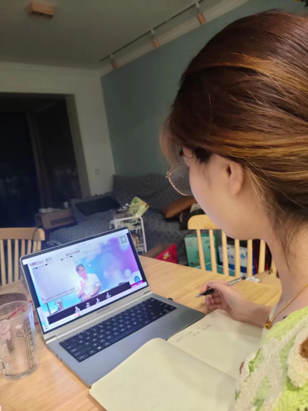 6.7弘扬传统文化，提升教师素养_html_22a0a814.jpg