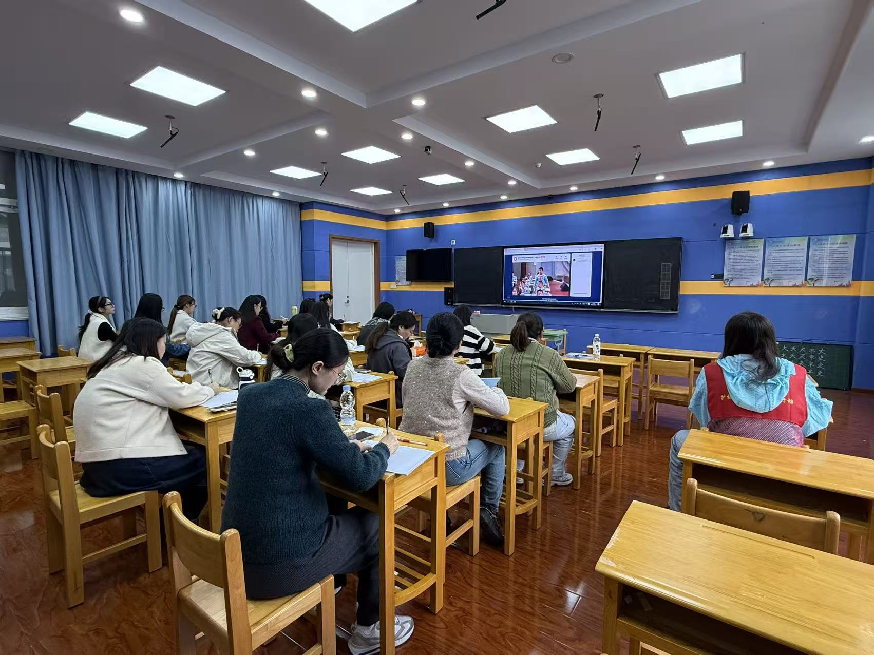 10.31【正学丁三&middot;教学】聚焦名师课堂，赋能教学成长——丁家庄第三小学语文组教师参与“名师空中课堂”专题学习活动_html_7ecd37a8.jpg