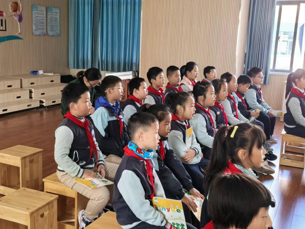 【正学丁三●教学】“视”以促教，“导”以致远——南京市丁家庄第三小学教学视导活动侧记(2)(2)_html_m7cbc945.jpg