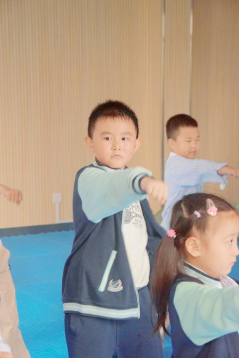 课程报道_html_m3c2dfa12.jpg