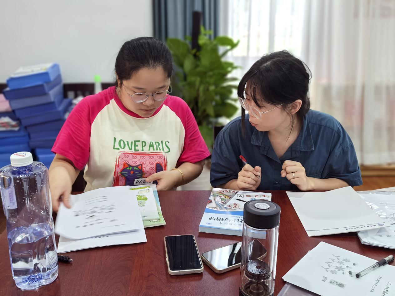 8.30数学组第一次集体备课活动侧记_html_5c5534c7.jpg