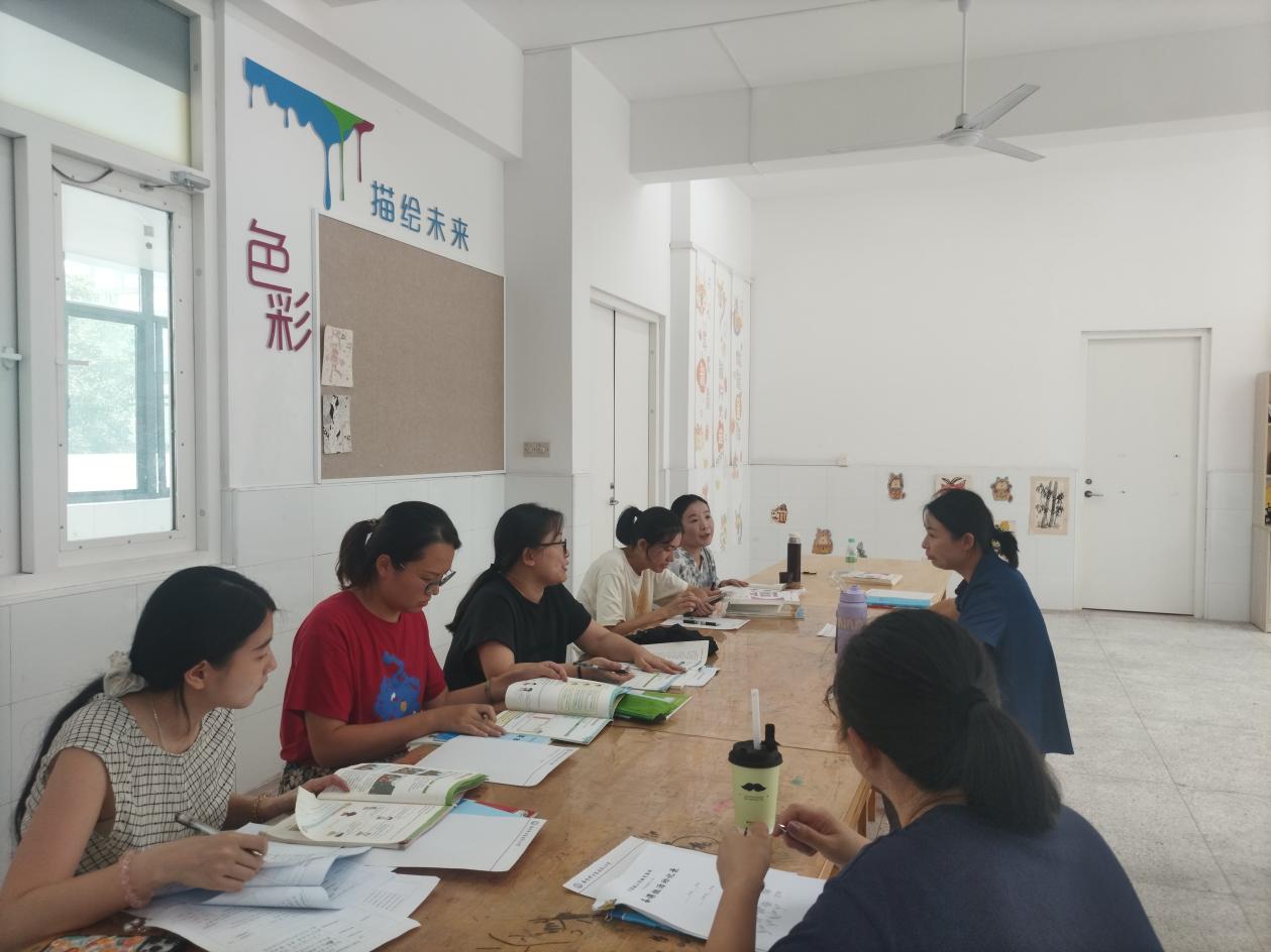 英语组第一次集体备课活动报道(1)(1)_html_m1ae2a011.jpg