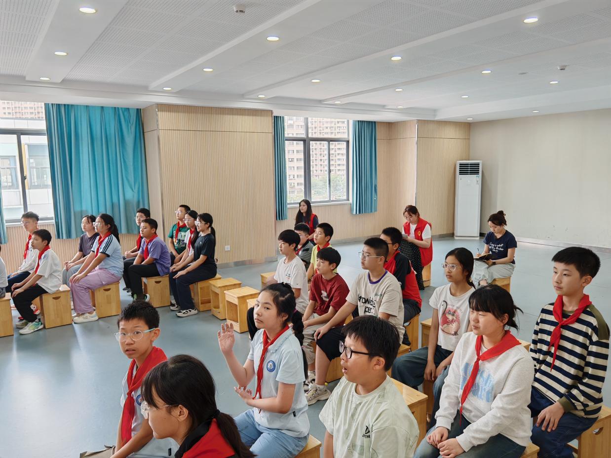 伏阳《欢乐歌》新闻稿_html_6d14caa4.jpg