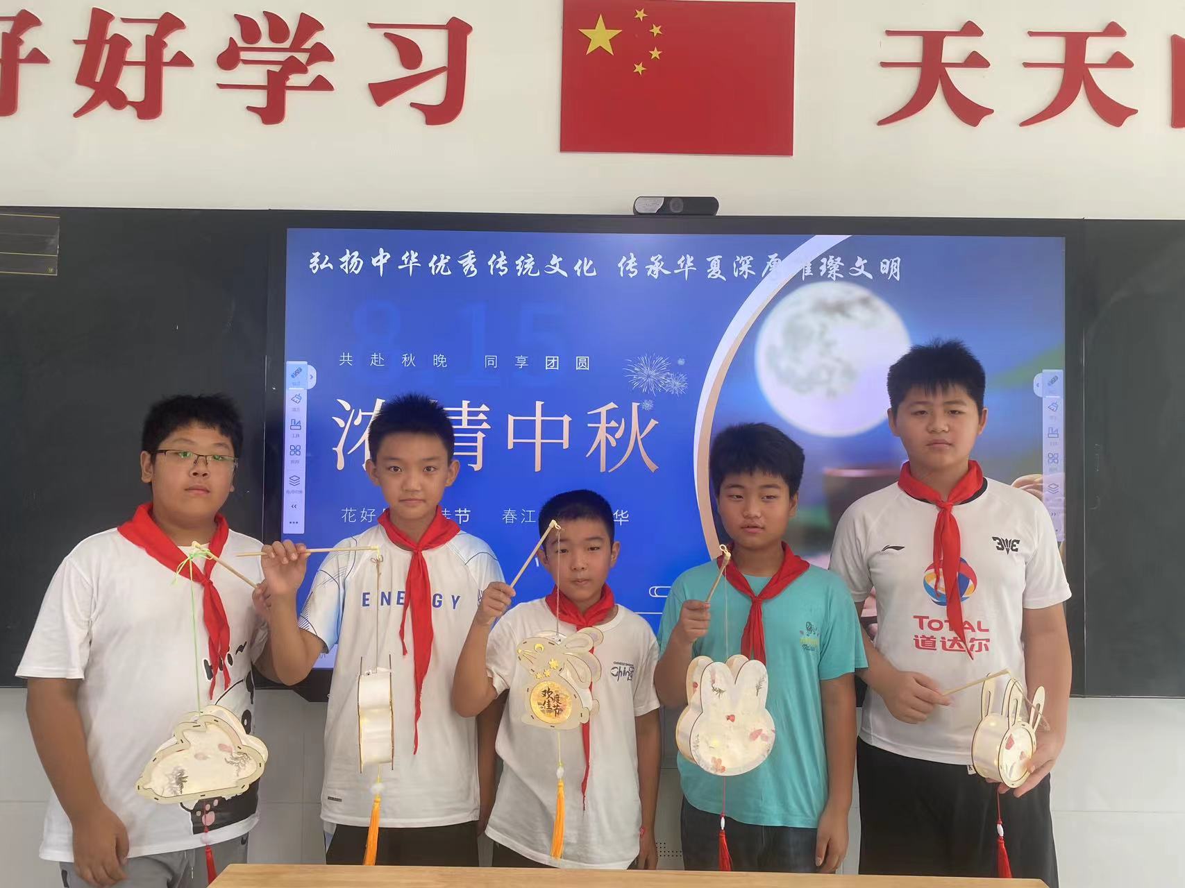 【正学丁三·德育】阅读之光点亮灯笼，共筑传统文化梦_html_6dec797a.jpg