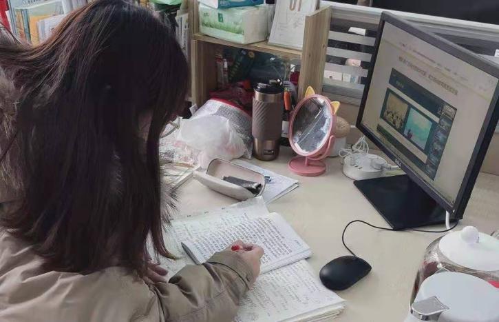 12.28观看会议报道_html_411806cb.jpg