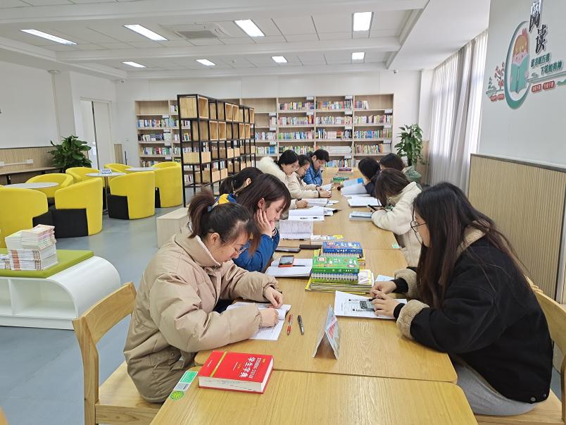 12.17宗玉洁语文教研_html_66e90413.jpg