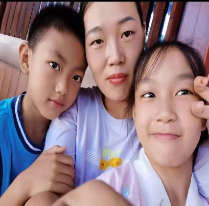 正学丁三 德育 情暖五月 感恩有您(1)_html_md4d6706.png