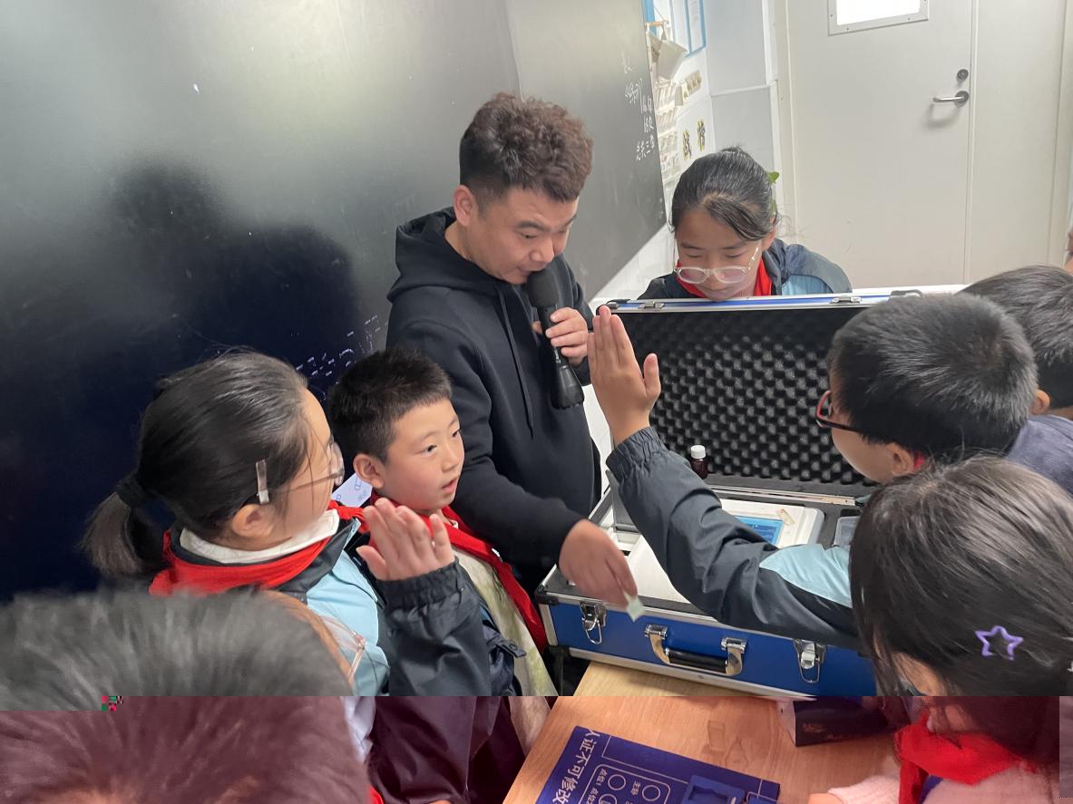 能人家长进课堂——空气净化_html_2fa78ce2.jpg