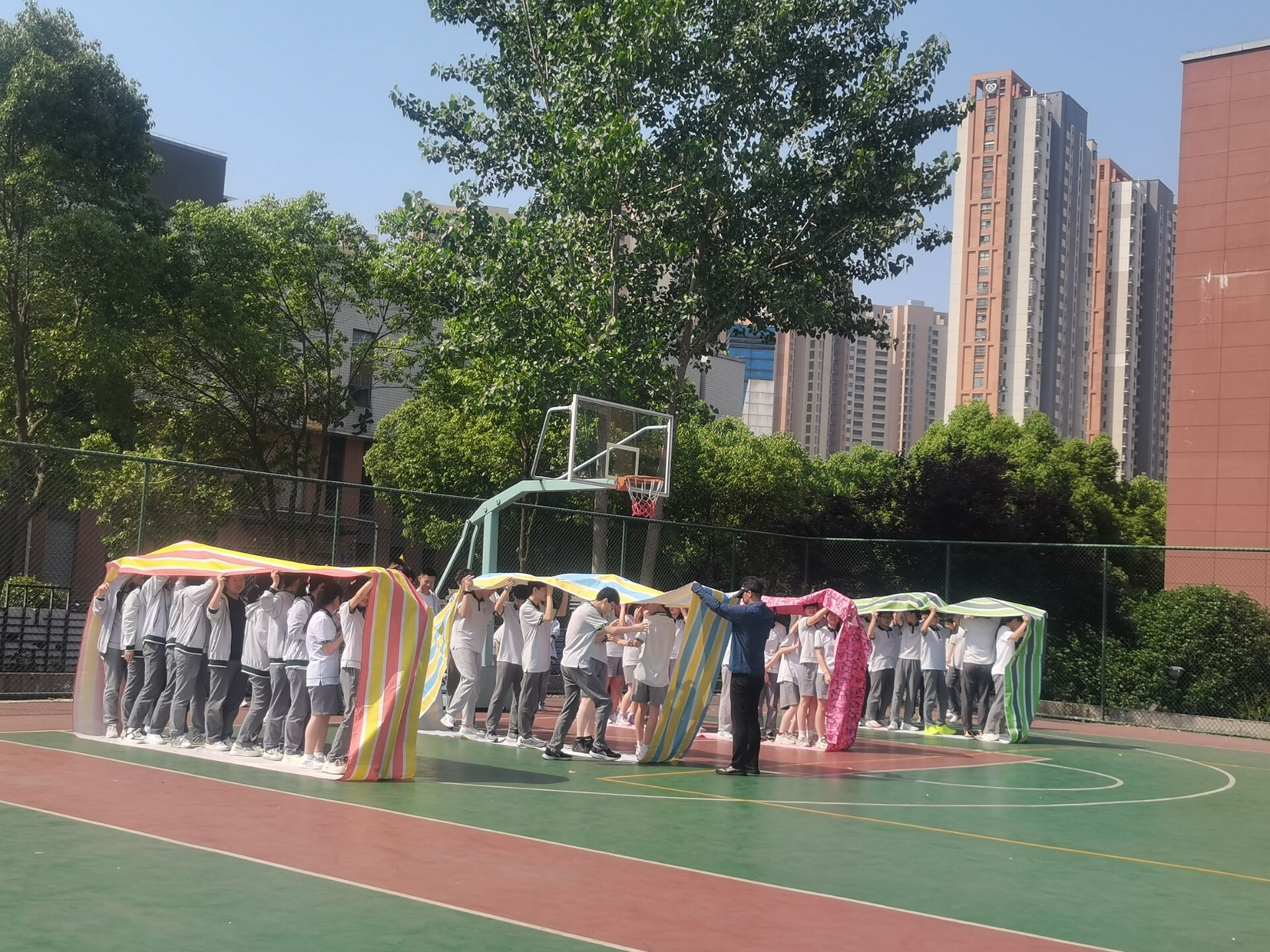 车轮滚滚.jpg