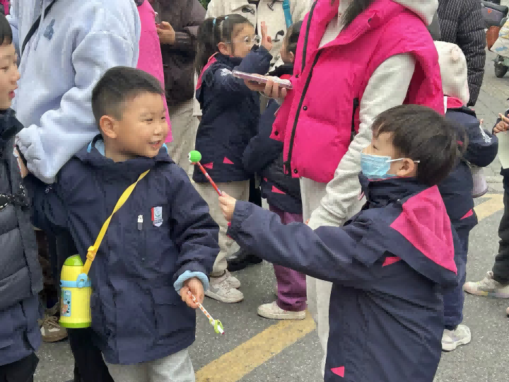 2025.3.10周颖【生命迈幼童年畅玩】记迈幼瑜憬湾分园2025年春 (1)_html_m779715bb.png