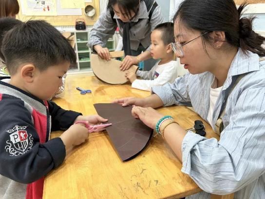 【生命迈幼·校园新闻】“心”相遇“爱”相伴——迈幼一园中班家长开放日活动_html_m2823cea8.jpg