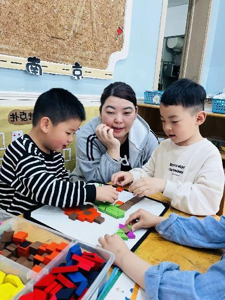 【生命迈幼·校园新闻】“心”相遇“爱”相伴——迈幼一园中班家长开放日活动_html_e43ab6b.jpg