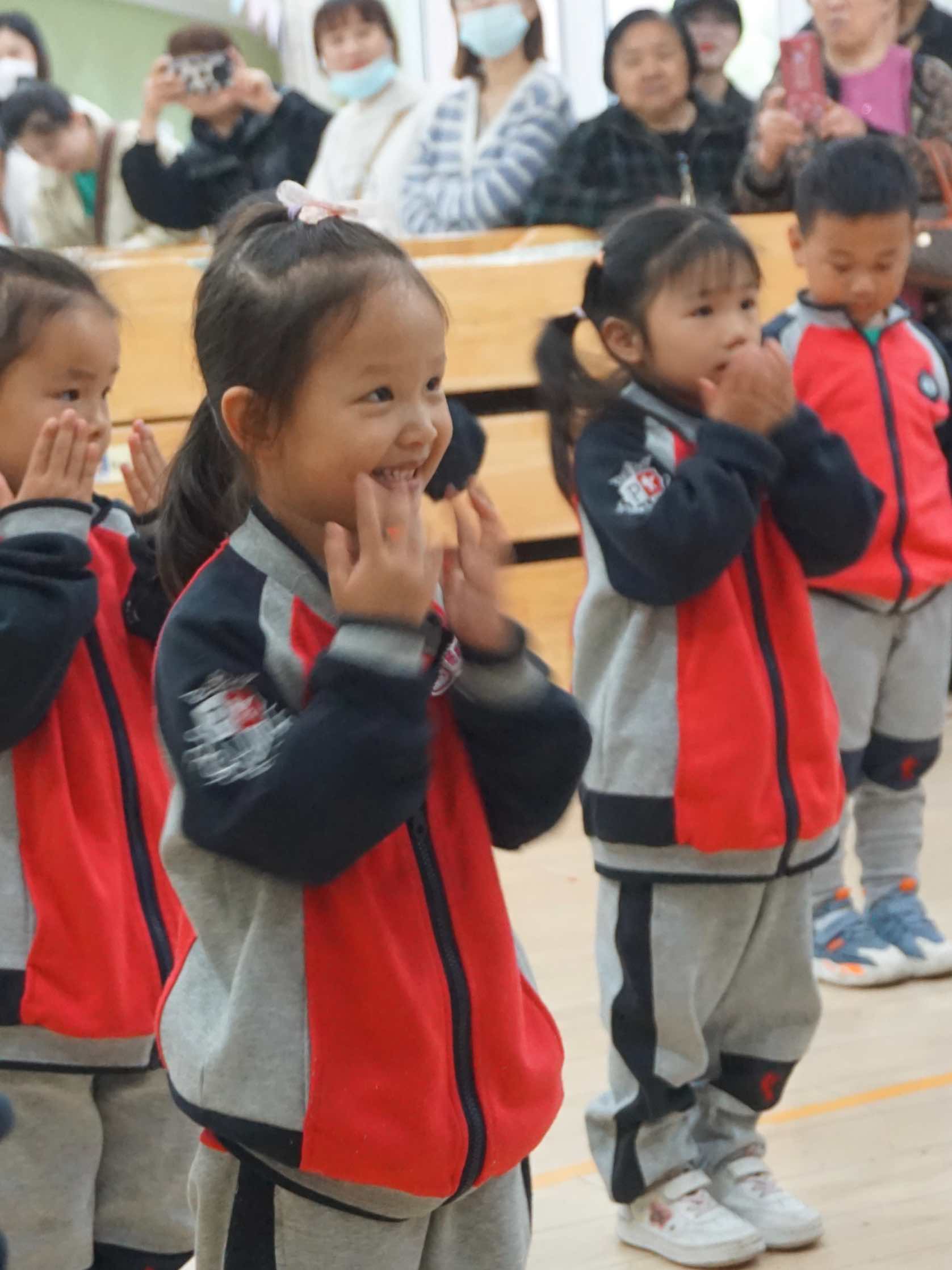 生命迈幼·校园新闻】“伴”日有约，“游”见精彩——迈幼一园小班家长开放日 (2)(1)(1)_html_m5913df9c.jpg