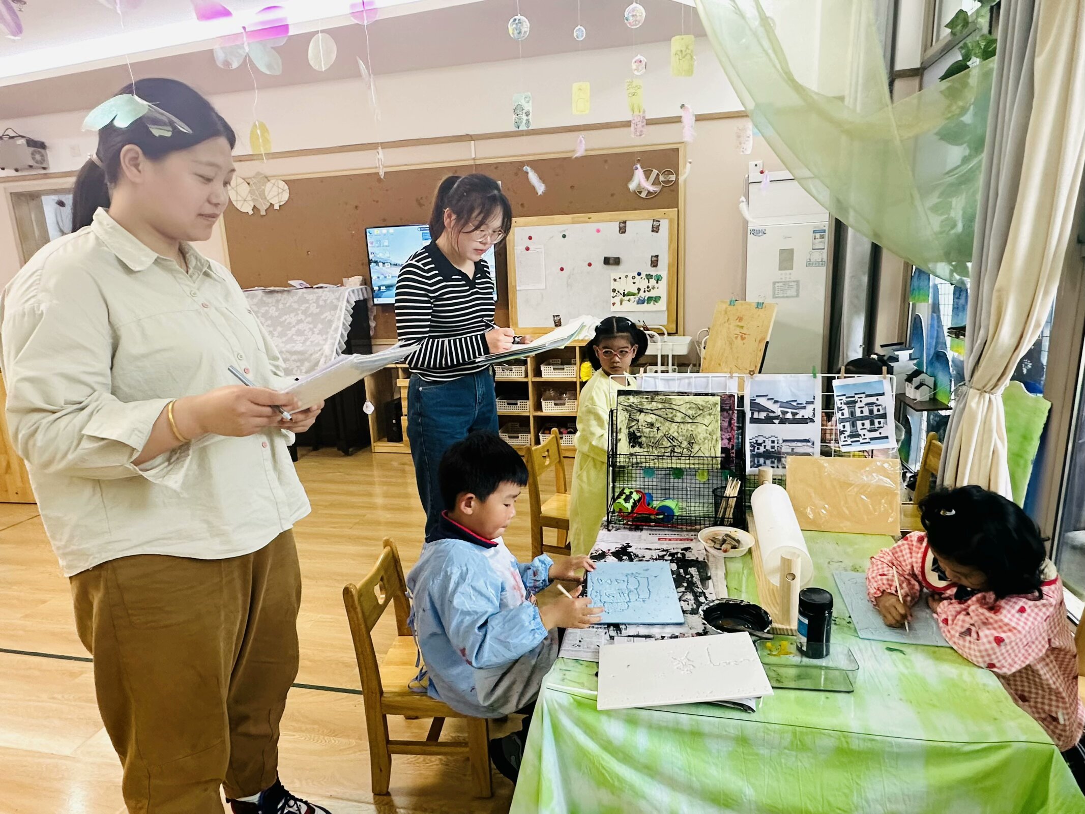 2024.4.16【生命迈幼·教育教研】向“美”而研，“艺”路同行——记迈幼集团美术组第二次教研活_html_6099b3aa.jpg