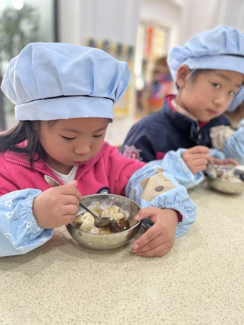 【生命迈幼·家园共育】面皮与肉丸的奇妙组合_html_7b898358.jpg
