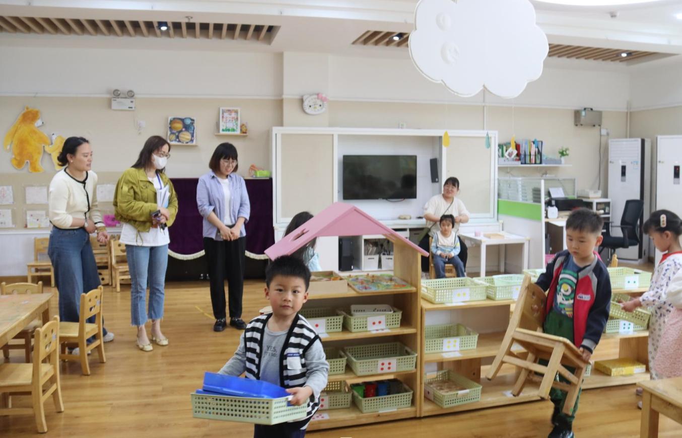 科学保教重细节  专项督查护成长(1)_html_m39e33a60.jpg