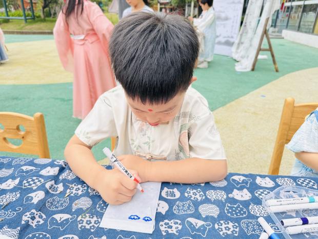 最终版端午节报道_html_1c947456.jpg
