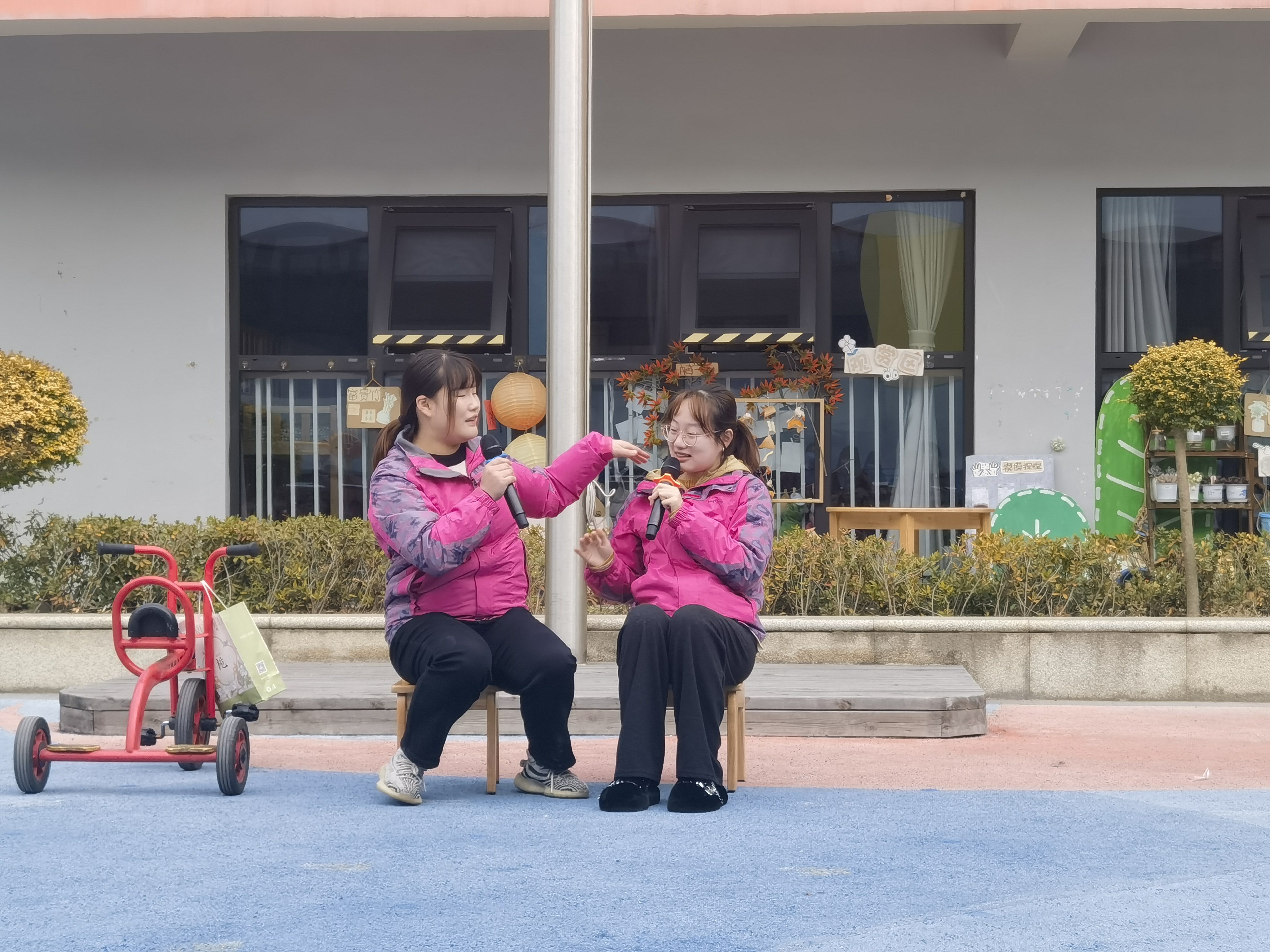 【生命迈幼•校园新闻】学法知法  萌娃先行—记迈幼嘉誉山分园宪法周活动_html_4c5d97c3.jpg