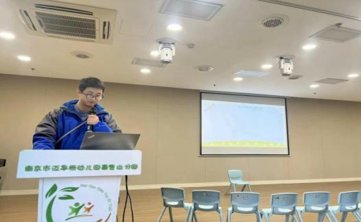 名师参观进校园，观摩交流促成长----迈幼嘉誉山分园仪征市潘岚名师工作室参观活动(1)_html_m523c51f6.jpg