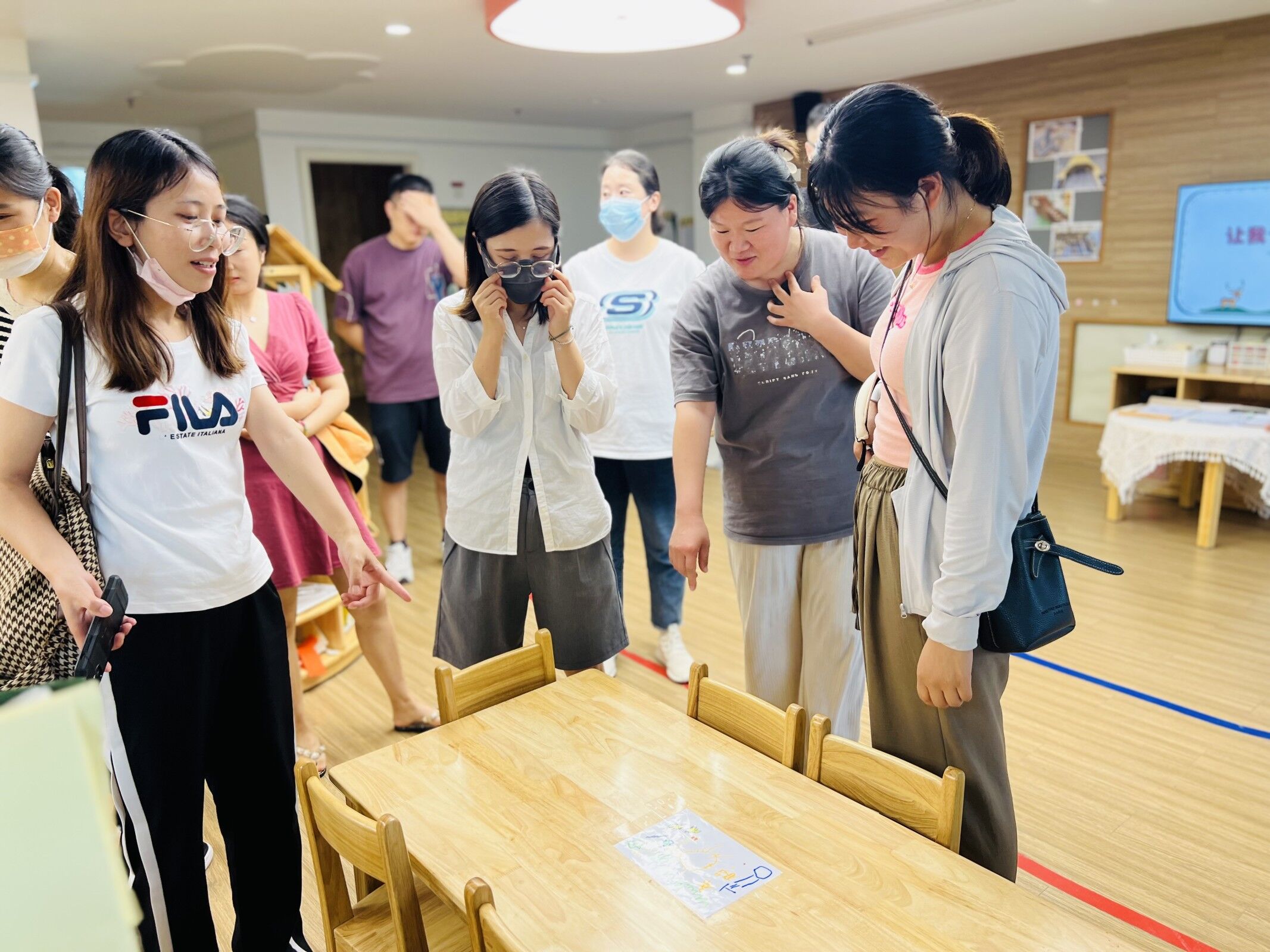 中大班家长会新闻稿_html_m5b0e74b4.jpg
