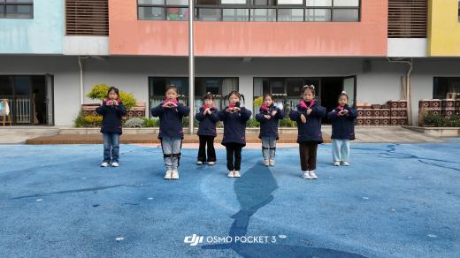 【生命迈幼·校园新闻】童心敬老 情暖重阳_html_3ce04dde.jpg