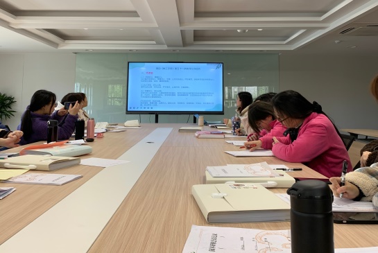 【生命迈幼・师德师风】师德映初心 榜样伴我行_20211123_html_m1f6316c5.jpg