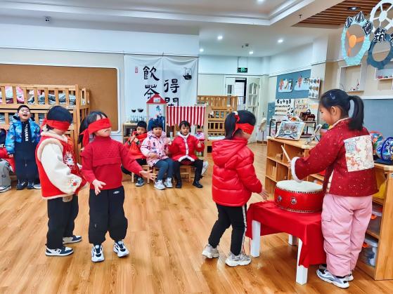 【生命迈幼 花样童年】“龙”光焕发，快乐启航——记迈幼三园开学迎新活动_html_3e74c9b3.jpg