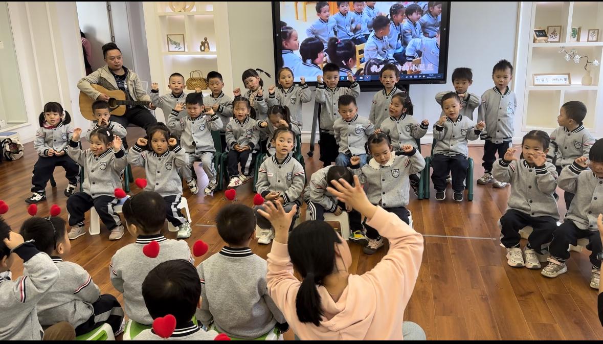 20250113【生活燕幼&middot;园区动态】新城分园：“家”校共育，绽放多彩童年——家长资源团活动纪实(1)_html_258e4938.jpg